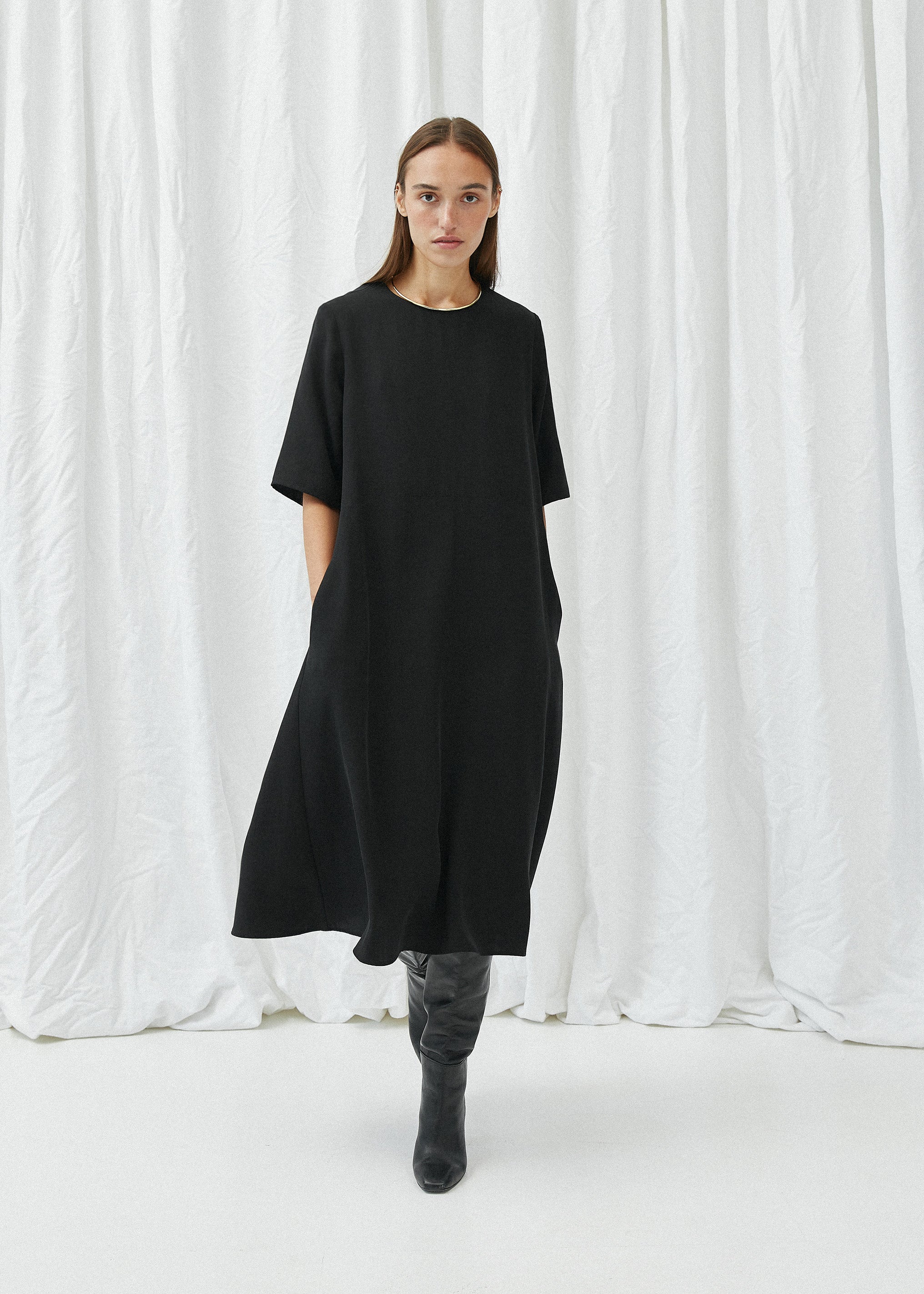 Studio August - TAYLOR kleit must